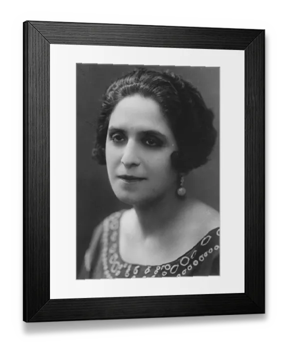 Framed Print : Mme Vera Sergine, Frances most famous tragedienne. 25 September 1926 Framed Print : Mme Vera Sergine, Frances most famous tragedienne. 25 September 1926