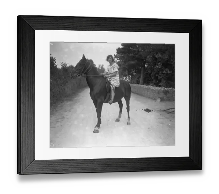 Framed Print : Miss Edna Maude, seventeen year old dancer on holiday in Somerset and on horseback Framed Print : Miss Edna Maude, seventeen year old dancer on holiday in Somerset and on horseback
