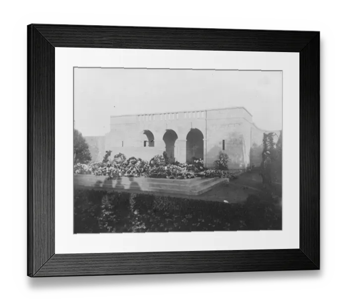Framed Print : Armistice day in Cairo, unveiling of the Cross of Sacrifice at British Protestant Cemetery Framed Print : Armistice day in Cairo, unveiling of the Cross of Sacrifice at British Protestant Cemetery