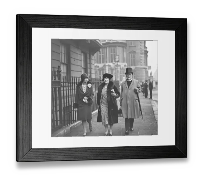 Framed Print : Guests arriving for the Roper Curzon, Whitaker wedding. Mlle Bernard, Mrs Framed Print : Guests arriving for the Roper Curzon, Whitaker wedding. Mlle Bernard, Mrs