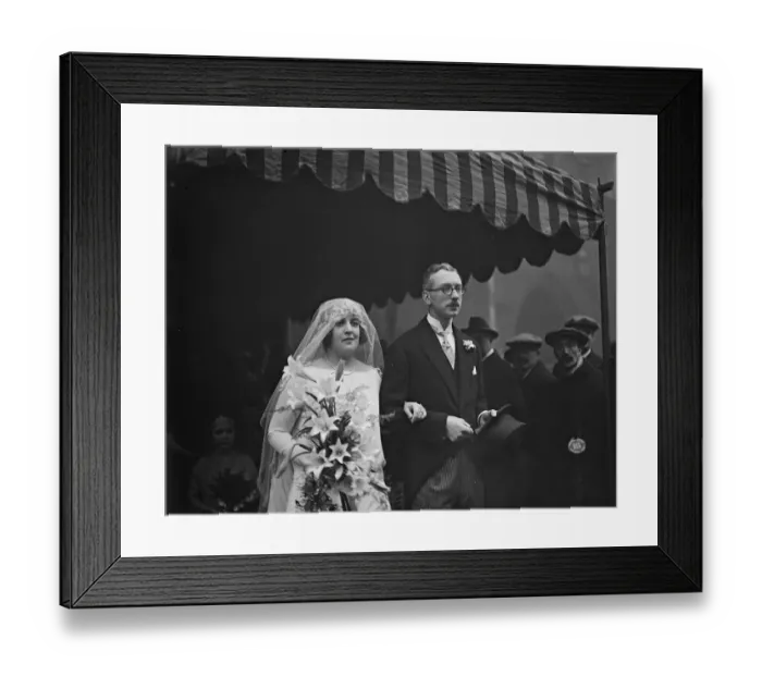 Framed Print : Former cricketers daughter weds. Mr A K Guiness, of Clandon Regis, Guildord Framed Print : Former cricketers daughter weds. Mr A K Guiness, of Clandon Regis, Guildord
