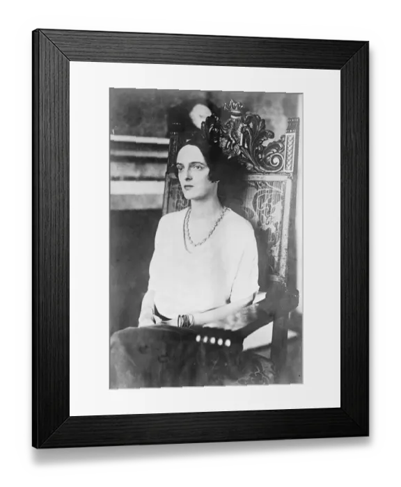 Framed Print : An Emperors Gift Princess Irina Youssoupoff of Russia with the diamond necklace