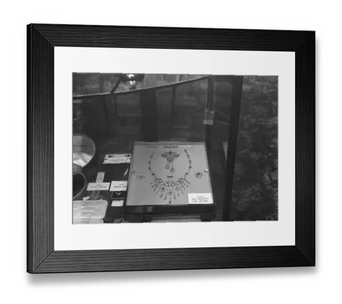 Framed Print : Wedding presents for Duke of York and Lady Elizabeth Bowes Lyon The suite given Framed Print : Wedding presents for Duke of York and Lady Elizabeth Bowes Lyon The suite given