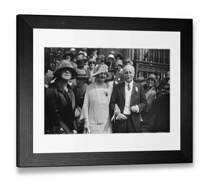 Framed Print : Wedding. Earl Howe was married to Mrs Quinton Dick at St Mark s, North Audley street
