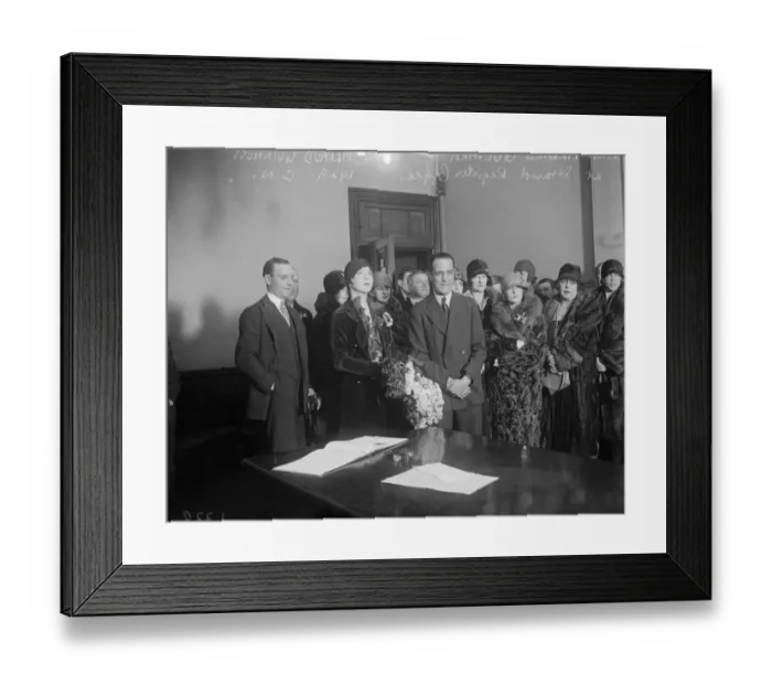 Framed Print : Millionaires daughter weds an artist. Miss Meraud Guinness, was married at Strand Framed Print : Millionaires daughter weds an artist. Miss Meraud Guinness, was married at Strand