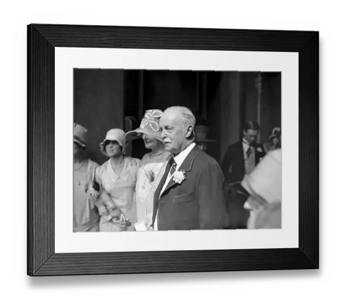 Framed Print : Wedding of Earl Howe and Mrs Quintin Dick at St Marks, North Audley Street, London