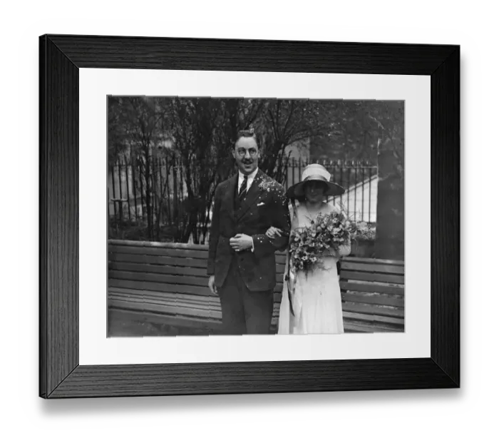 Framed Print : Wedding of Peers heir. The Hon Adam Duncan Chetwynd, elder son of Viscount Chetwynd Framed Print : Wedding of Peers heir. The Hon Adam Duncan Chetwynd, elder son of Viscount Chetwynd