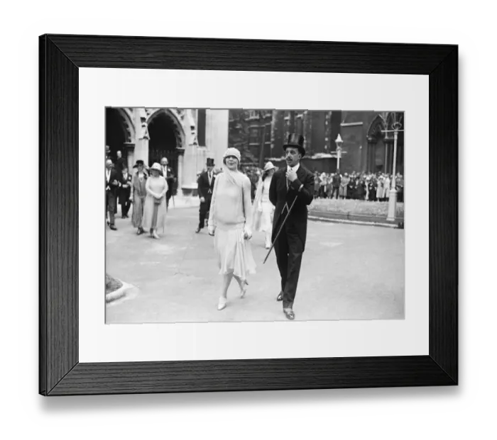 Framed Print : Wedding. The Hon Rosemary Guest, daughter of Viscount Wimborne and the Hon Gilbert