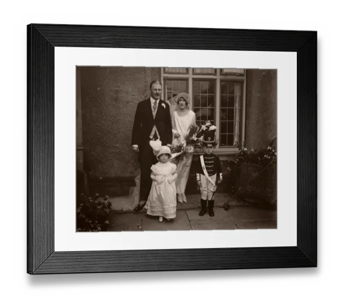 Framed Print : A pretty country wedding. The wedding took place at the Parish Church, Epperstone Framed Print : A pretty country wedding. The wedding took place at the Parish Church, Epperstone