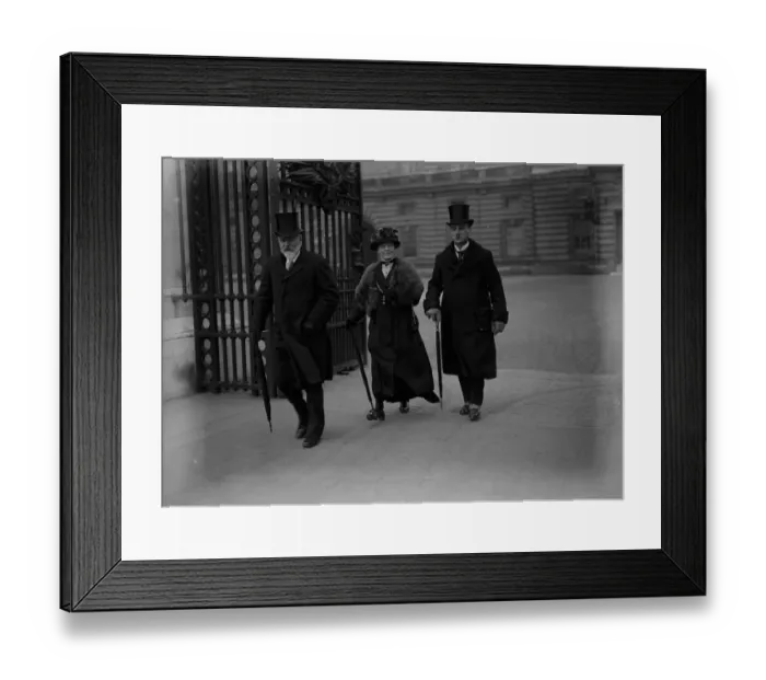 Framed Print : Royal wedding gift deputations. Left to right : The Mayor and Mayoress of Winchester Framed Print : Royal wedding gift deputations. Left to right : The Mayor and Mayoress of Winchester