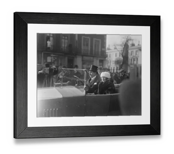 Framed Print : Miss Beattie Samuels and Colonel W M Tickler were married at Kensington Registry Office Framed Print : Miss Beattie Samuels and Colonel W M Tickler were married at Kensington Registry Office