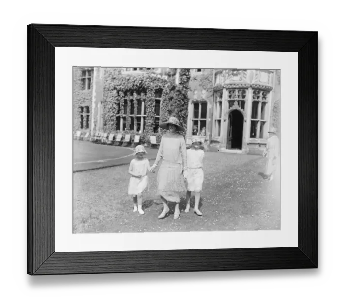 Framed Print : Little train bearers for Mondays wedding. Lady Edward Grosvenor with her children at Lord