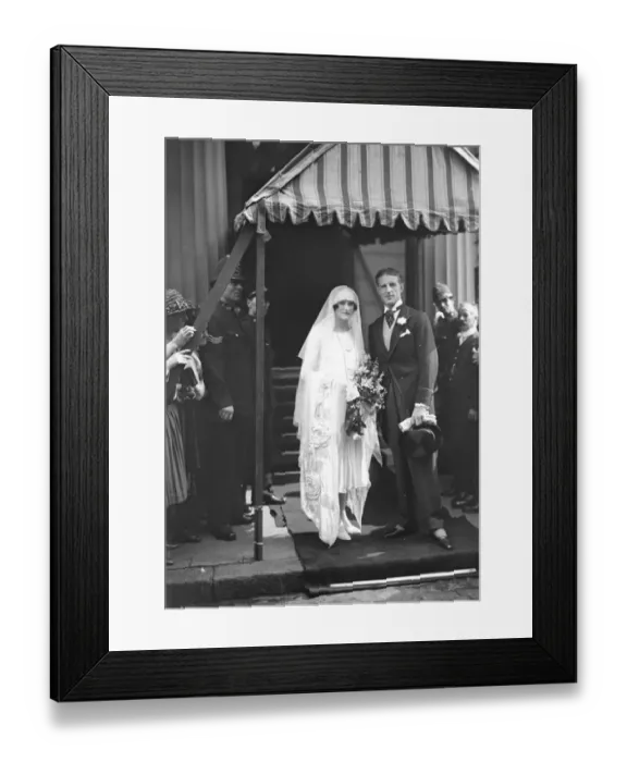 Framed Print : Lady Alexandra Curzon Weds Lady Alexandra Curzon and Major E D Metcalfe were married Framed Print : Lady Alexandra Curzon Weds Lady Alexandra Curzon and Major E D Metcalfe were married