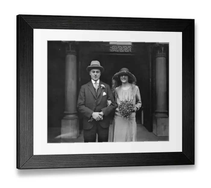 Framed Print : Wedding Mr R G Abrahams and Miss A Fox leaving the West London Synagogue. 12 January Framed Print : Wedding Mr R G Abrahams and Miss A Fox leaving the West London Synagogue. 12 January