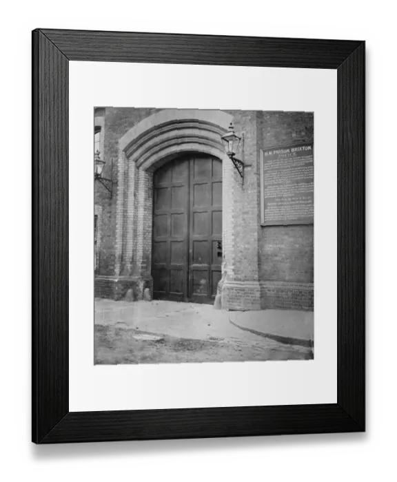 Framed Print : The gates at Brixton Prison 7 September 1920 Framed Print : The gates at Brixton Prison 7 September 1920