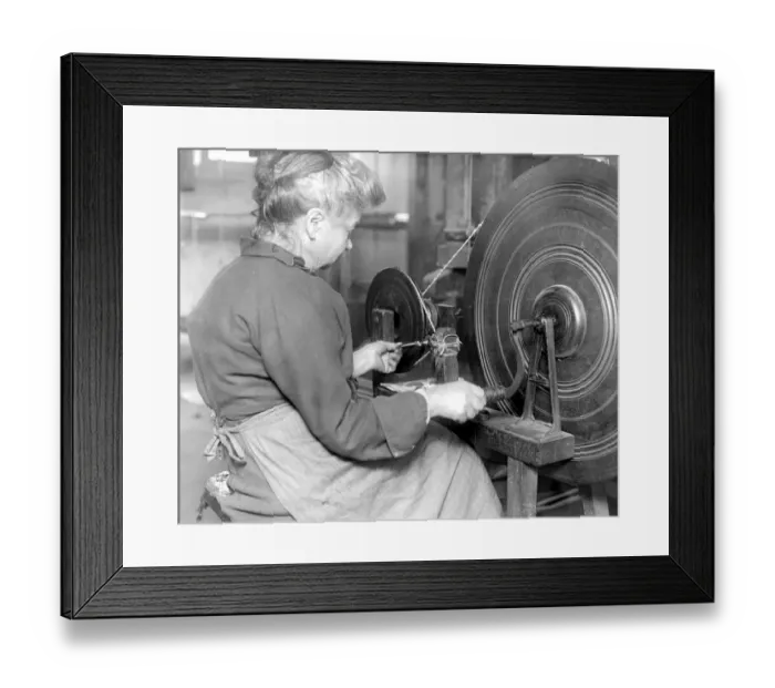 Framed Print : Silk velvet weaving at Sudbury, Suffolk. 31 January 1920 Framed Print : Silk velvet weaving at Sudbury, Suffolk. 31 January 1920