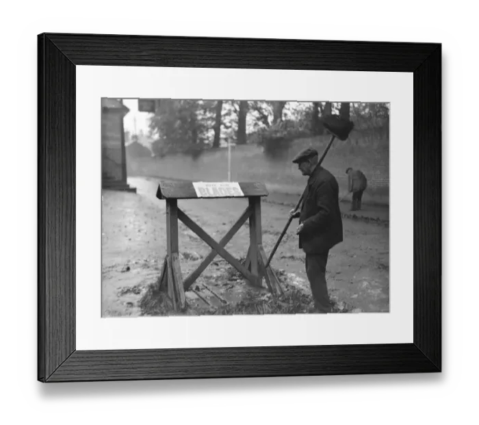 Framed Print : General Election, October 1924 Sir Rowland Blades trip to the Amato Well at Epsom 24 Framed Print : General Election, October 1924 Sir Rowland Blades trip to the Amato Well at Epsom 24