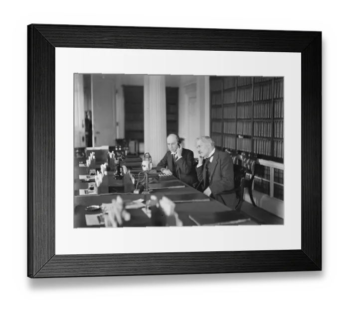 Framed Print : Wireless phone service to Australia. Mr Ramsay MacDonald sitting in the Cabinet Framed Print : Wireless phone service to Australia. Mr Ramsay MacDonald sitting in the Cabinet