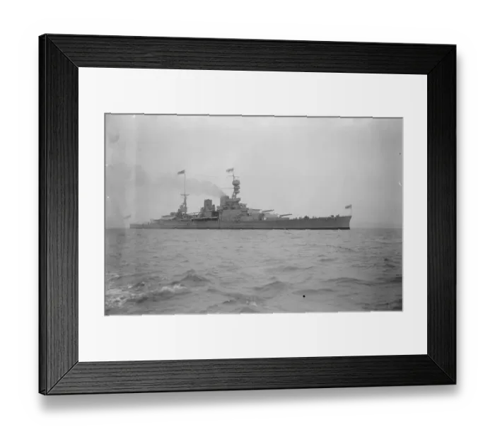 Framed Print : The Prince of Waless homecoming. HMS Repulse a Renown-class battlecruiser nearing Portsmouth