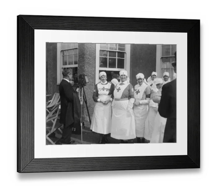 Framed Print : The King opens new King George V wing at Windsor Hospital. Lady Spencer Churchill ( left ) Framed Print : The King opens new King George V wing at Windsor Hospital. Lady Spencer Churchill ( left )