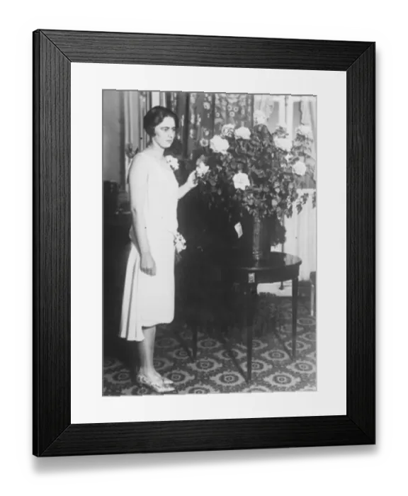 Framed Print : Princess Ileana posed in Paris 17 November 1926 Framed Print : Princess Ileana posed in Paris 17 November 1926
