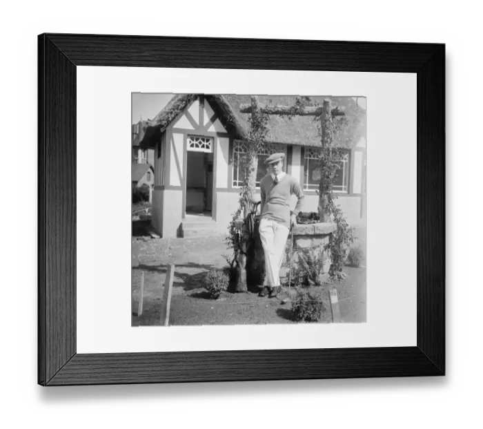 Framed Print : Pourville sur Mer attracts social stars. Mr Tom Wabater, the famous cartoonist