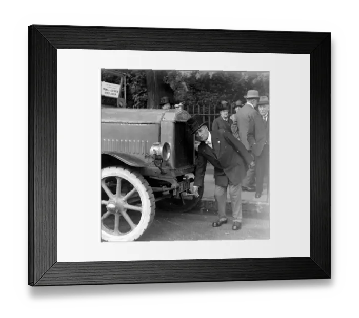 Framed Print : The cab drivers Benevolent Society annual outing. Old Je Rogers, 84, for nearly Framed Print : The cab drivers Benevolent Society annual outing. Old Je Rogers, 84, for nearly