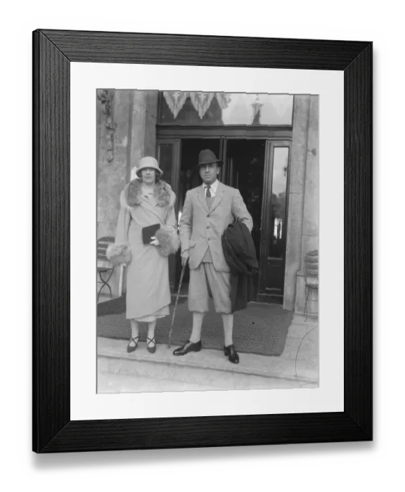 Framed Print : M and Mme Alfredo Pena at Biarritz. 1925 Framed Print : M and Mme Alfredo Pena at Biarritz. 1925
