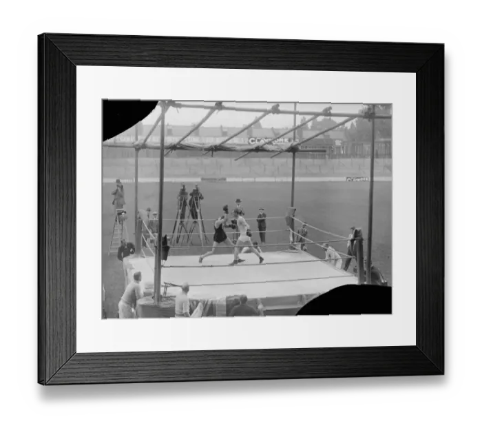 Framed Print : Boxing Help Dockland Boxing tournament at Tottenham Hotspurs Ground White Hart Lane