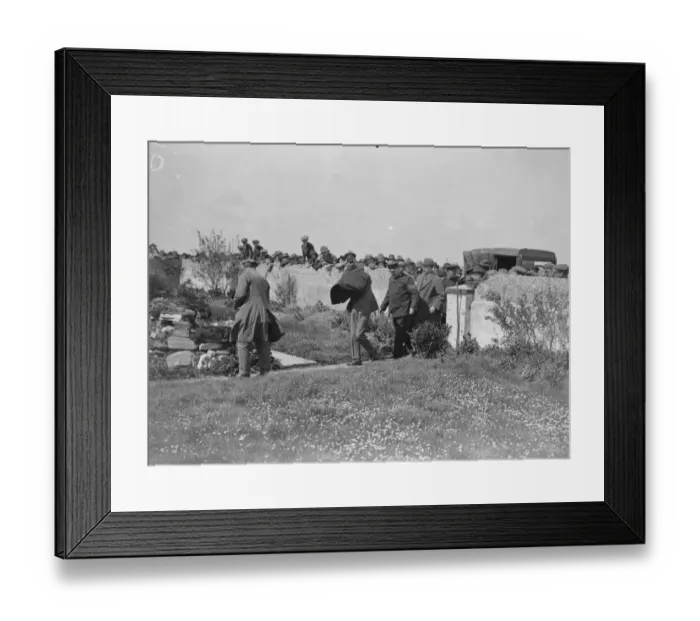 Framed Print : The Crumbles Murder Case Patrick Mahon, the prisoner, arriving for the inquest. 1924