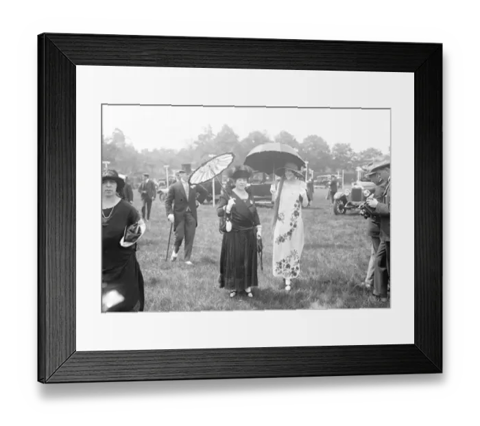 Framed Print : Ascot. Lady Birkmyre and Miss Birkmyre. 17 June 1924