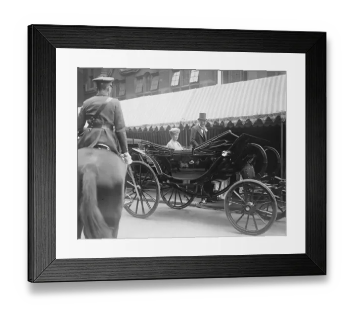 Framed Print : King Geroge V and Queen Mary at the laying of the foundation stone of the new London
