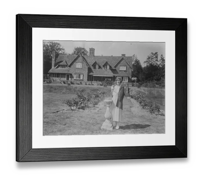 Framed Print : The Lady of the Rose ( Miss Phyllis Dare ) at home. Phyllis Dare in the garden Framed Print : The Lady of the Rose ( Miss Phyllis Dare ) at home. Phyllis Dare in the garden