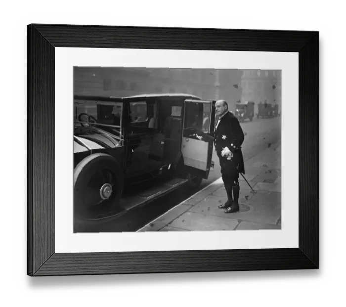 Framed Print : The King holds a levee at Buckingham Palace. Lord Wakefield leaving for the Levee