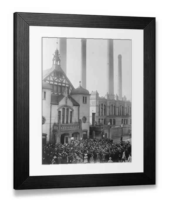 Framed Print : German State river police guard cable works. Work has been suspended at the Oberspree Framed Print : German State river police guard cable works. Work has been suspended at the Oberspree