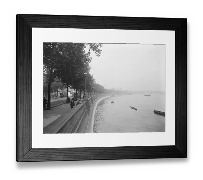 Framed Print : London, The Victoria embankment 30 August 1926 Framed Print : London, The Victoria embankment 30 August 1926