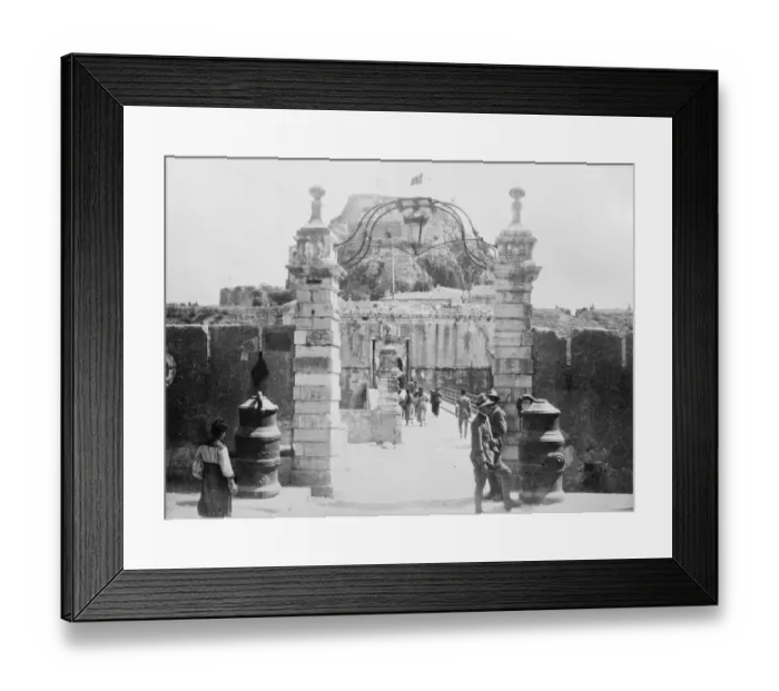 Framed Print : With the Italians at Corfu Italian soldiers at the entrance to the fort 8 September Framed Print : With the Italians at Corfu Italian soldiers at the entrance to the fort 8 September