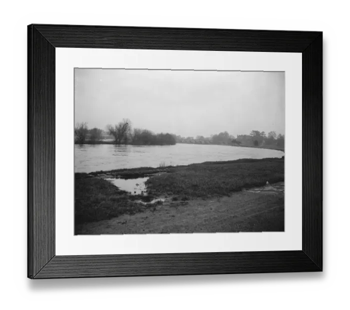 Framed Print : Where Julius Caesar crossed the river. War Close Meadow, Walton on Thames, where