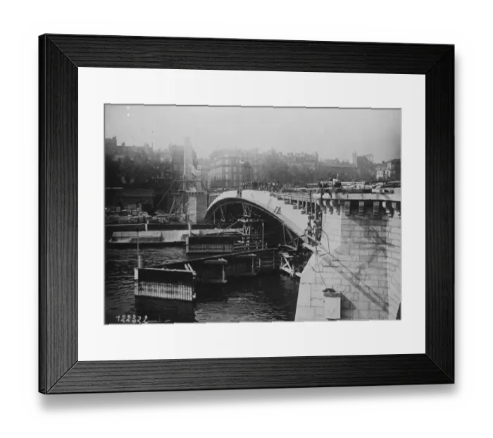 Framed Print : The building of the Siene Bridge, Paris. 16 September 1927 Framed Print : The building of the Siene Bridge, Paris. 16 September 1927