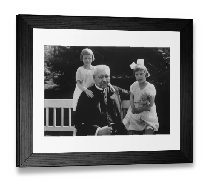 Framed Print : A new photograph of President Hindenburg with his two granddaughters. 1 December 1928