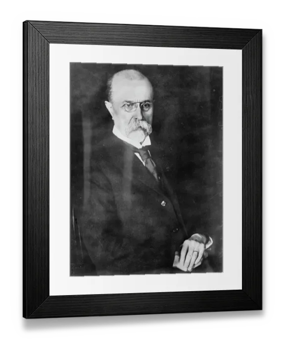 Framed Print : Glasgow University Degree for Czechoslovakian The degree of LLD is to be conferred on Dr Masaryk