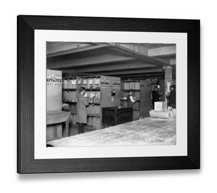 Framed Print : The Parcel Despatch Department at Harrods department store, London. 16 June 1925