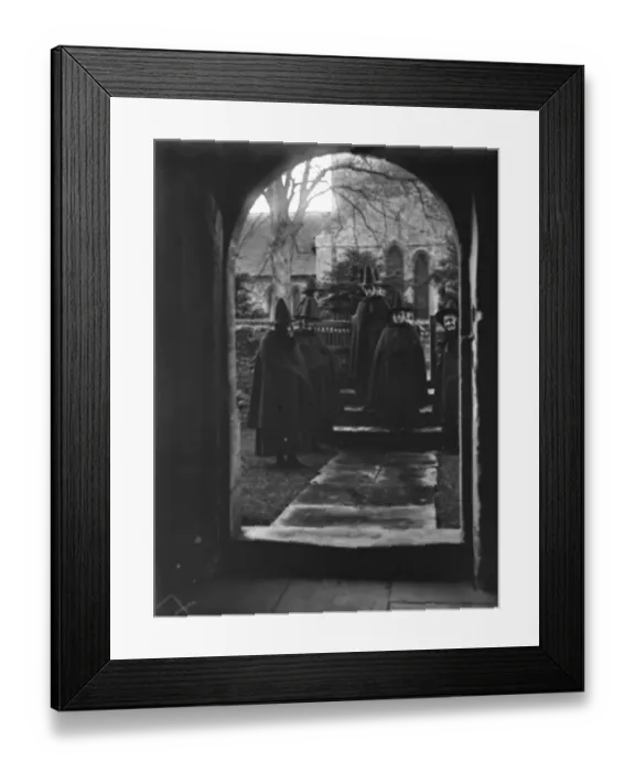 Framed Print : Sandringham mourners in picturesque garb. Old ladies from Trinity House who visited Framed Print : Sandringham mourners in picturesque garb. Old ladies from Trinity House who visited