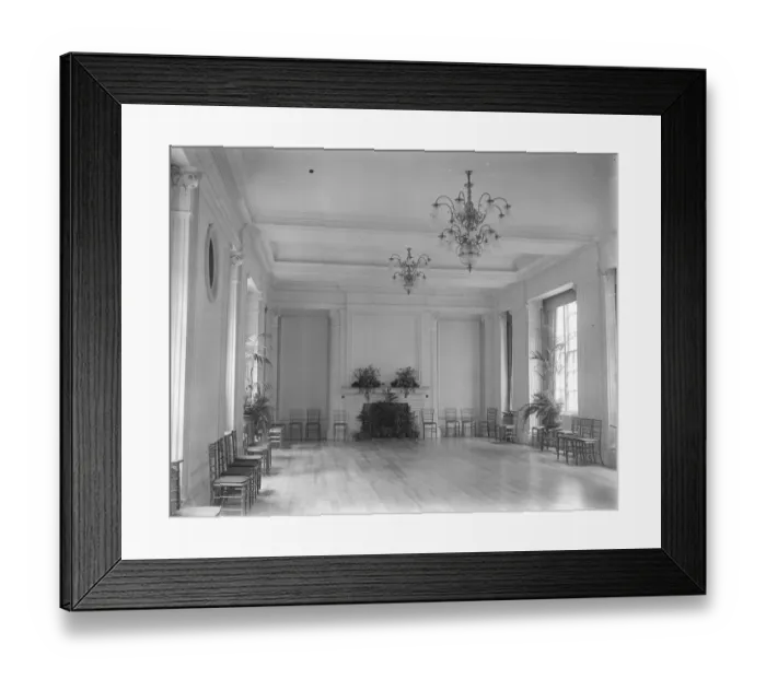 Framed Print : King and Queen Inspect New Royal Airforce club situated at 128 Piccadilly London Framed Print : King and Queen Inspect New Royal Airforce club situated at 128 Piccadilly London