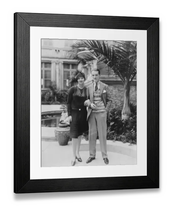 Framed Print : Heir to the Dukedom of Argyll on his honeymoon. Mr and Mrs Ian Douglas Campbell at Palm Beach Framed Print : Heir to the Dukedom of Argyll on his honeymoon. Mr and Mrs Ian Douglas Campbell at Palm Beach