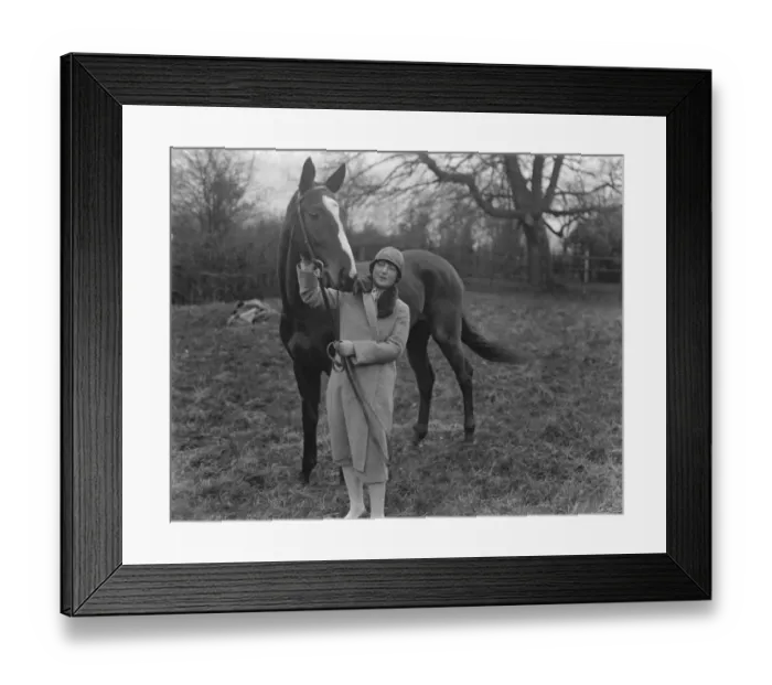Framed Print : Mrs Cohen, wife of Major J B Brunel Cohen, MP, buys the racehorse Hideaway Framed Print : Mrs Cohen, wife of Major J B Brunel Cohen, MP, buys the racehorse Hideaway