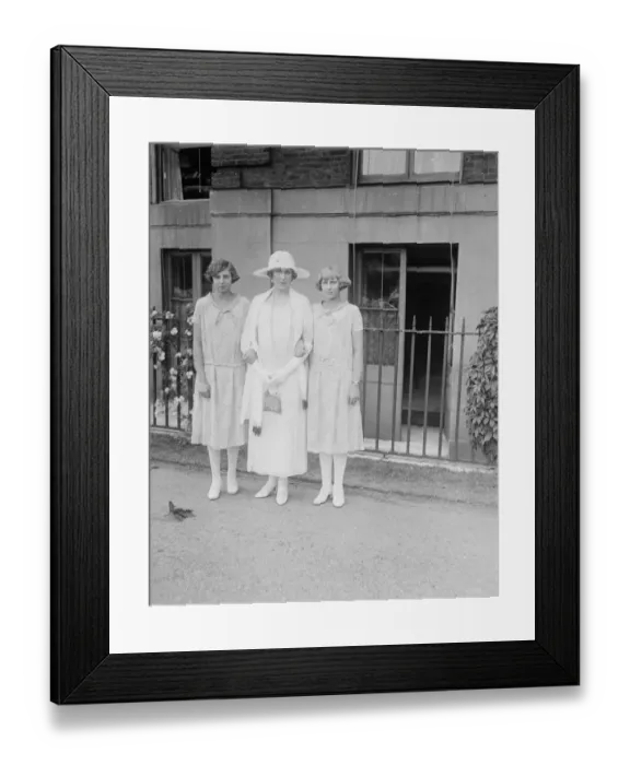 Framed Print : London Royal Visitors Her Majesty the Queen of Spain with her two daughters Infanta Framed Print : London Royal Visitors Her Majesty the Queen of Spain with her two daughters Infanta