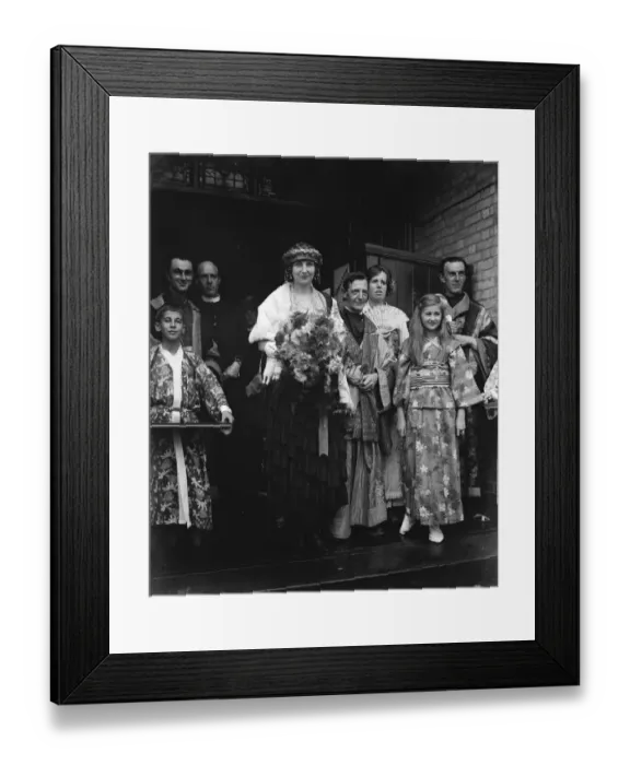 Framed Print : Japan in famous pump room The Countess of Carrick ( Ellen Rosamond Mary ) leaving Framed Print : Japan in famous pump room The Countess of Carrick ( Ellen Rosamond Mary ) leaving