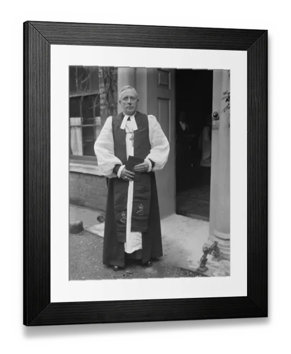 Framed Print : Enthronement of New Bishop of Chelmsford Dr Gy Warman in his robes 11 October 1923 Framed Print : Enthronement of New Bishop of Chelmsford Dr Gy Warman in his robes 11 October 1923