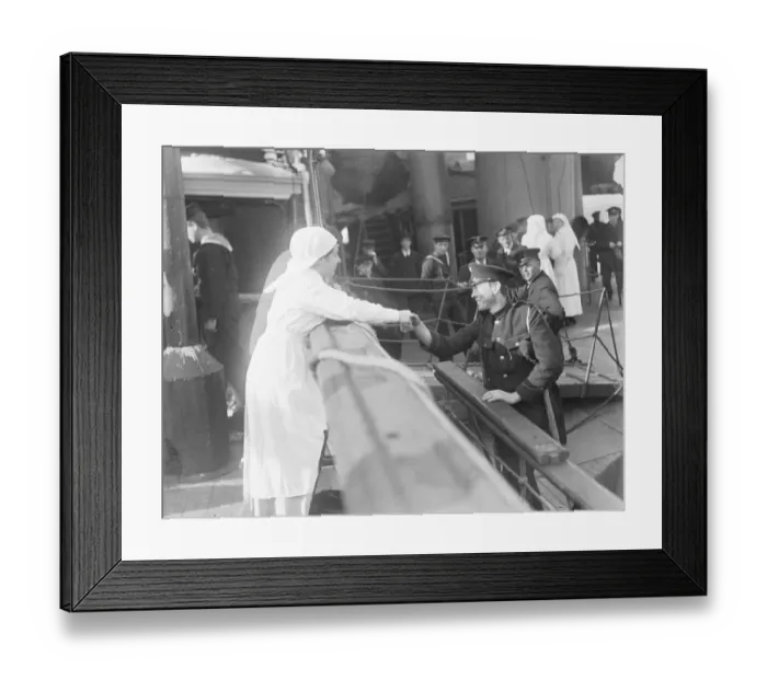 Framed Print : Repatriated Prisoners Arrive at Boston, Lincolnshire Bidding good bye to the Dutch Framed Print : Repatriated Prisoners Arrive at Boston, Lincolnshire Bidding good bye to the Dutch